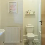 Guestready - Modern Docklands Retreat In *