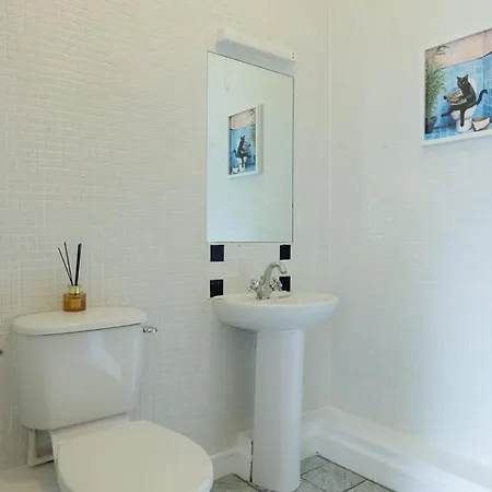 Guestready - Modern Docklands Retreat In * Dublin