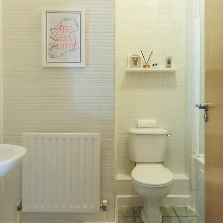 Guestready - Modern Docklands Retreat In *