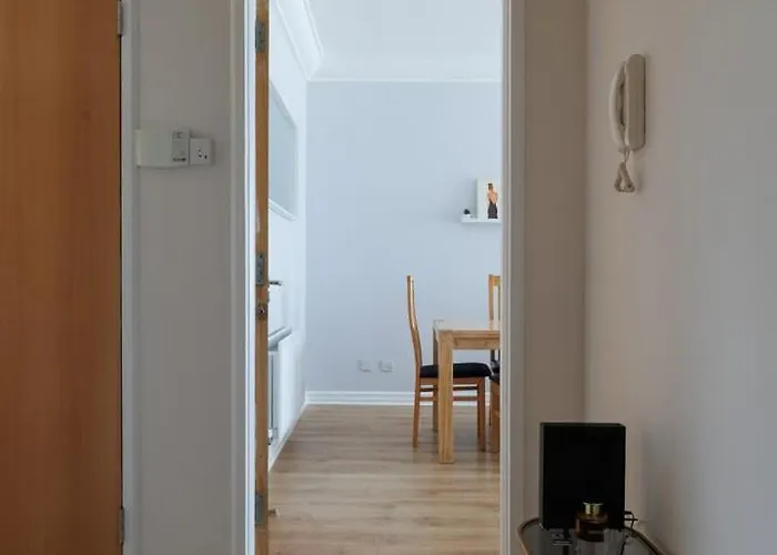 Daire Guestready - Modern Docklands Retreat In Dublin