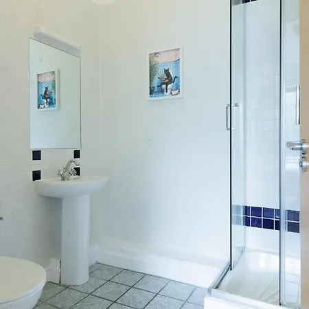 Guestready - Modern Docklands Retreat In *