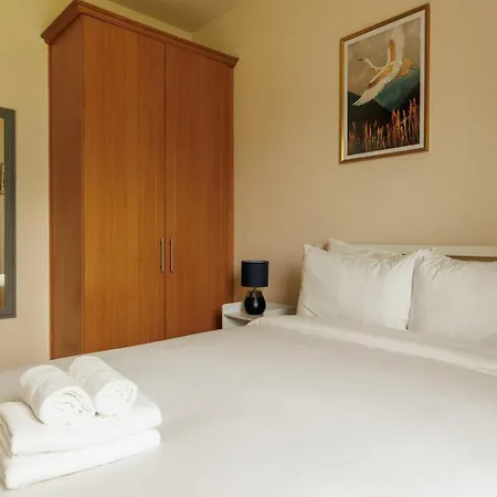 Guestready - Modern Docklands Retreat In *