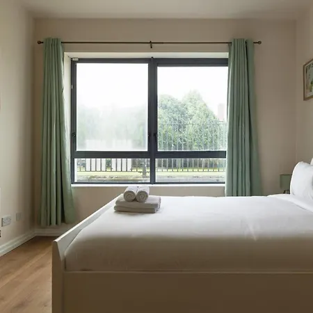 Guestready - Modern Docklands Retreat In